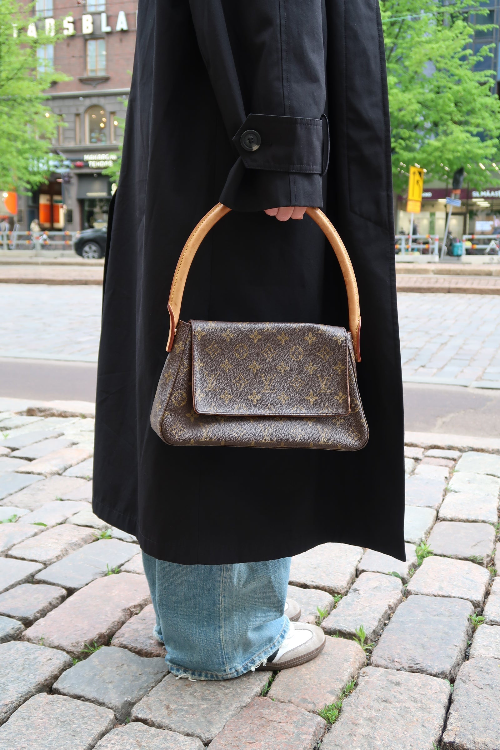 The Louis Vuitton Looping: A Timeless Icon