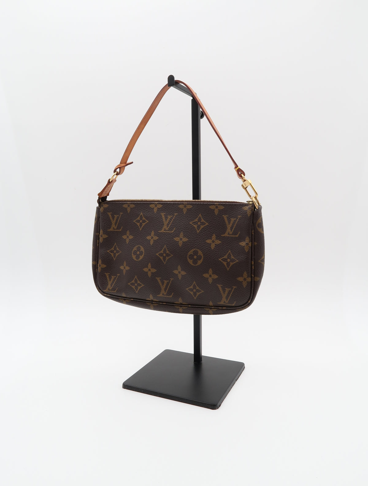 LOUIS VUITTON POCHETTE