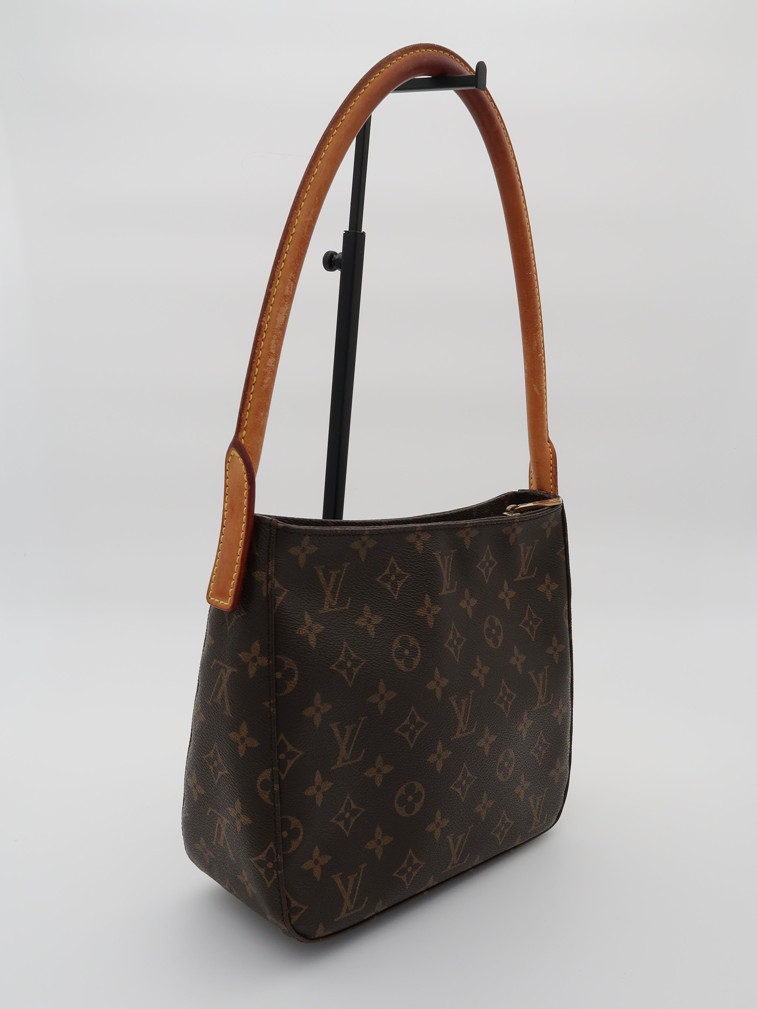 LOUIS VUITTON LOOPING MM